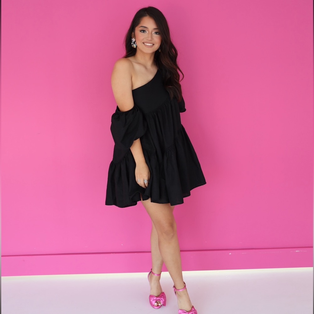 HARLEEN ASYMMETRICAL TRIM MINI DRESS IN BLACK